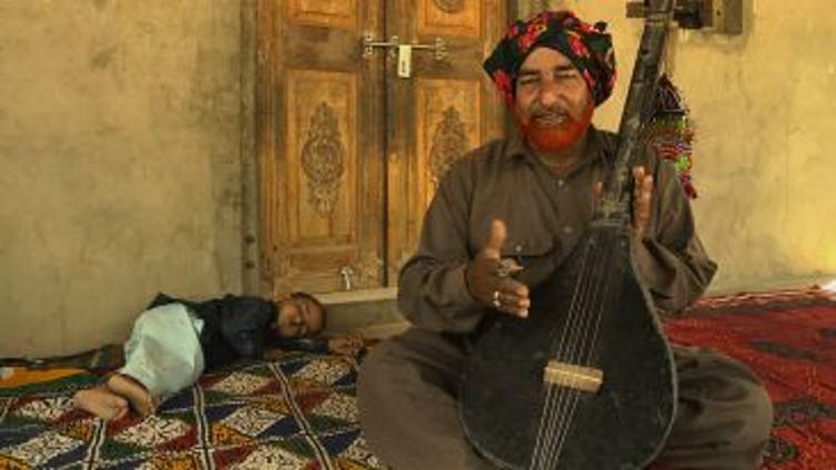 A Delicate Weave: Penyanyi Folk Dari India Barat